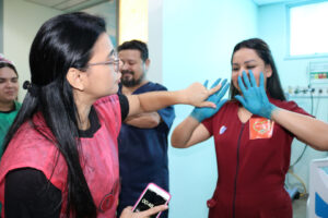 Imagem da notícia - Campanha na FCecon alerta sobre higiene das mãos e perigo do uso de adornos