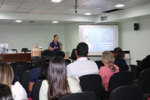 Imagem da notícia - Servidores de enfermagem da FCecon recebem capacitação sobre reanimação cardiopulmonar